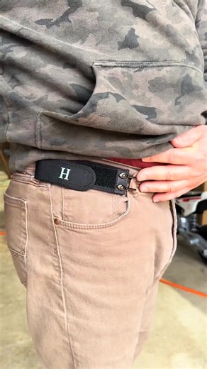 Say goodbye to bulky belt buckles! This buckle-free elastic belt keeps your pants secure and comfortable with a clean, invisible look—perfect for everyday wear, work, or outdoor activities. | Goodsteady.com