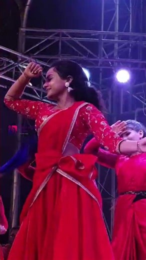 siri siri velinadu song #telugusongs #viraldance #youtubeshorts #pravetsong #shortvideo #vibes