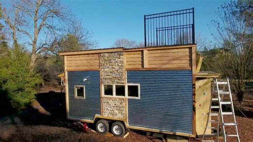 Tiny House, Big Living S05:E09 - Tiny Adventure House