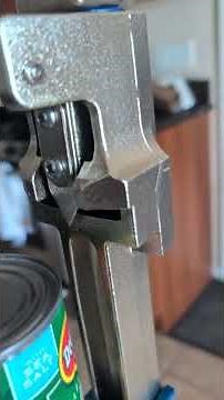 how to use this erlund model 1 can opener