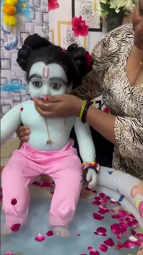 Ban ke tera saya mai tujhko tham lu uth ke rab se pehle mai tera naam lu #laddugopal #vrindavan