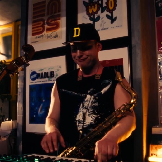 Celebrate Dilla Month with Błoto, the Polish jazz quartet reimagining the timeless beats of hip-hop legend J Dilla. 🔥 Expect a powerful live tribute where post-jazz meets ’90s hip-hop spirit. Get your tickets now! | AB - Ancienne Belgique