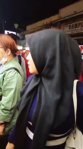Fara Diana on Instagram: "Nah loh smpe nengok lagi🤣"