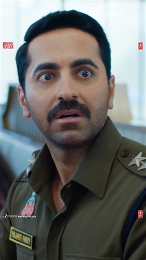 Ek Prajapati Pandey, 3 premika, aur anek utpaad... Bawaal toh hona hi tha. 😵‍💫