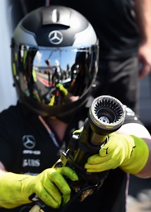 How Clever Engineering Made Formula 1 Wheel Guns So Savagely Powerful