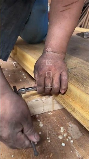 The Hidden Steel That Keeps This Wooden Door from Cracking #woodworking #viralvideo #woodendoors