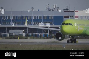 S7 Airlines aircraft rolling Stock Video Footage - Alamy