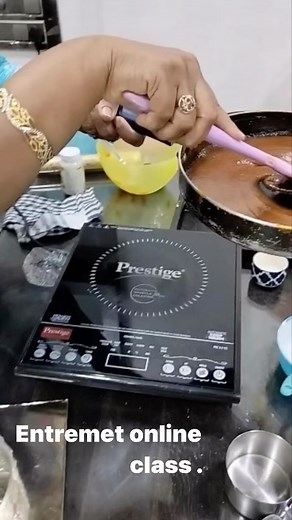 Entremet online class … what’s app on 9699833833 for details. #entremet #entremetcake #superyummy #tasty #french #online #onlineclasses #cake #cakesiclesindia #cakedesign #cakedecorating #trendingreels #trendingcakes | Vidya's kitchen yummy cakes