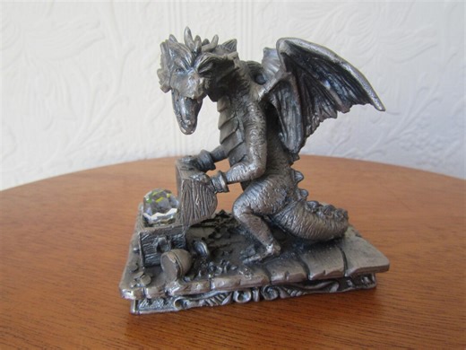 Tudor Mint Pewter Dragon With Crystal, Myths and Magic Figurine Hiding the Crystal. - Etsy UK