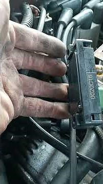 How to Test a Manifold Absolute Pressure Sensor With a Vacuum Pump and a Digital Multimeter