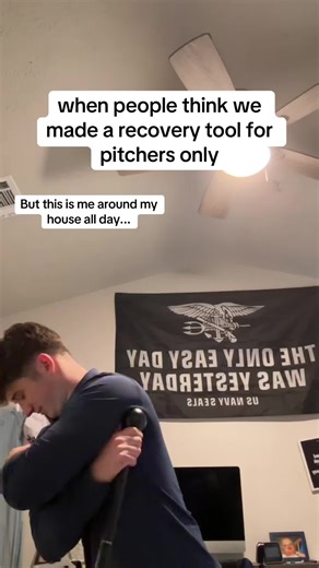 I just lift 🤷‍♂️ But Seriously, the ScapStick is a game changer for all athletes! #labrum #shoulderpain #armpain #physicaltherapy