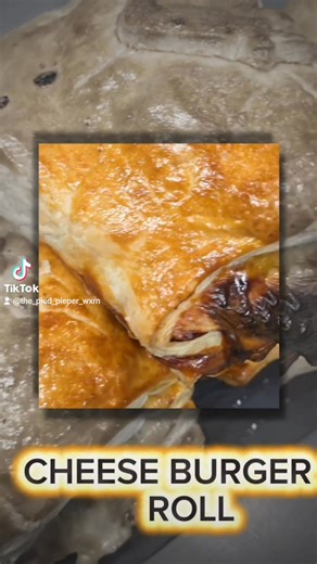 🎶 RETURN OF THE MAC 🎶 MAC CHEESE BURGER ROLL 🍔 Aberdeen Angus Beef Gherkins Cheese Burger Sauce Bacon Encased with scrumptious Puff Pastry 👍 Oozing with flavours and its available from today in Tŷ Pawb #food #wrexham #cheeseburger #friday #fypシ | The PIE'd PIE'per