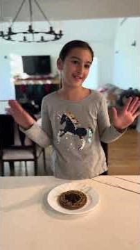 Aileen Rates a Bakery Cookie 1–10! 🍪 Did She Like It?
