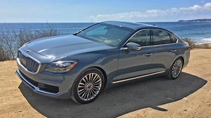 Review: The Latest Kia K900 Is a Big Step Up