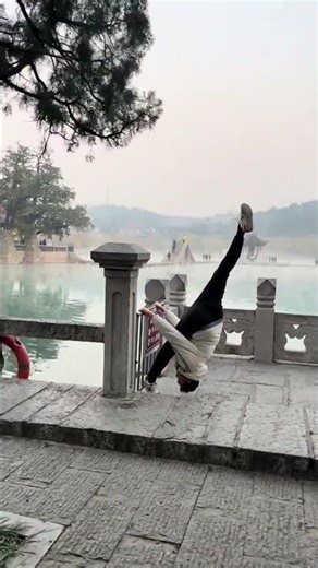 Split Challenge: Master the Art of Division! 🎯 DivisionChallenge MathMagic EducationalFun