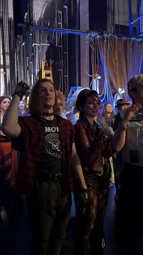 Same, guys same 🤩 Backstage reactions to Pinks opening number!