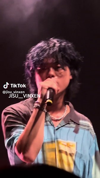 처음에 눈 마주쳐서 뒤늦게 손 떠는 그런 영상..;;#빈첸 #VINXEN #이병재 #빨상 #부산 #추천추천추천추천추추천추천추천추천 #난로