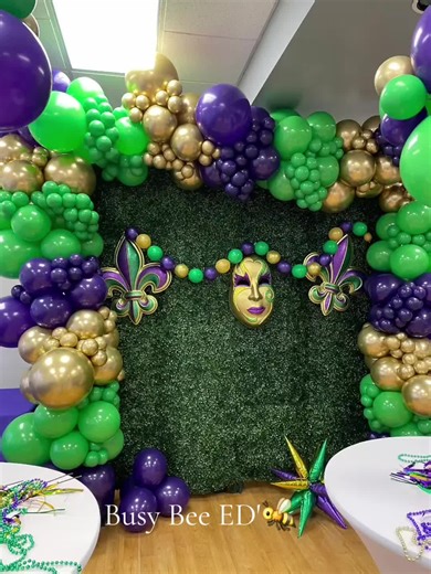 🎭 Mardi Gras is almost here… and the décor is about to go UP 💜💚💛 Custom balloon installs bold backdrops loading with Busy Bee Event Designs HTX. Corporate events, parties, and celebrations—done the right way.#CapCut #balloondecor #eventdecor #balloonartist