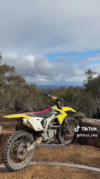 Duo Bush Rides on Suzuki RMZ 450 Motorbikes