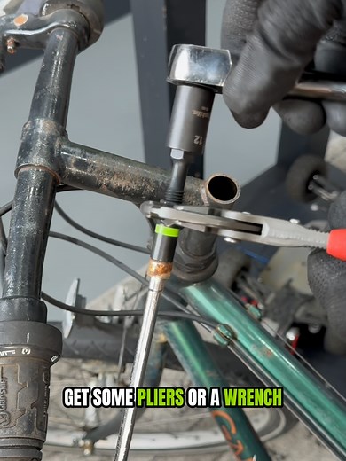 G-FORS Extractors and Reverse Thread Drill Bits for Efficient Broken Bolt Removal