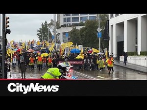 BCGEU members rally in downtown Vancouver