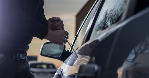15 items car thieves steal most often (we all have #5 in the car)