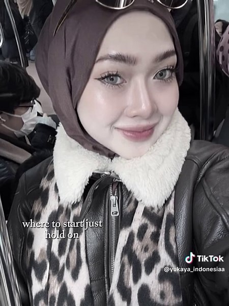 aya, sayang ☹️. kita semua disini sayang aya, kita akan selalu ada aya sampai bila², kita sentiasa support aya. sedih boleh, nyerah boleh, asal jgn berlarut² okai. ingat, kita semua sentiasa ada untuk aya 🫂🤍 #4u #aya #fouryoupage #fyp #ayiyaaaaaa @aya balqis @dinacamella