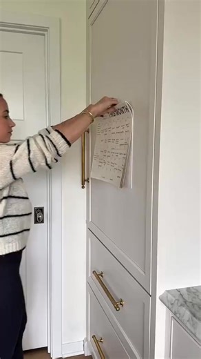 A planner + the monthly calendar = the BEST organization and planning combo ever !!! | Functiong | Facebook