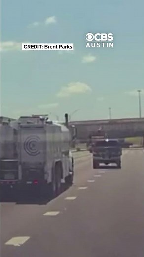 18-wheeler crashes into overpass