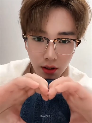 🧡🥰 #lifei #李菲 #richardli Live streaming 12/1, dia lagi progam diet untuk keperluan syuting, tapi belum tau syuting apa, mudah2an untuk syuting drama modern 😌😄