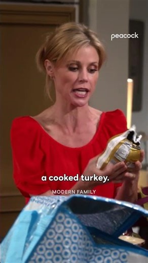 Merry 👏 Freaking 👏 Christmas 👏 #ModernFamily #PhilDunphy #ClaireDunphy #Shorts