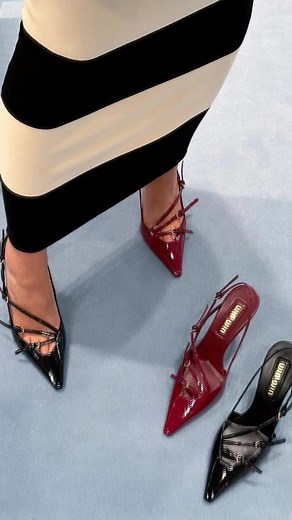 Footwear is one of the most coveted fashion categories. Whether a pair garners attention for its comfort level, price, or overall look, the internet can’t help but obsess over a great pair of shoes. We rounded up the top 20 styles of the moment, covering everything from almond-toe pumps to brightly colored sneakers. Find your guide to spring’s biggest shoe trends at the link in our bio. photos: @iliridakrasniqi, @vivianyrl, @dawn.tan, @bettinalooney, @emnitta, @jastookes, @laurareilly____, @anna