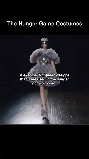 They picked these iconic costumes for The Hunger Games😍