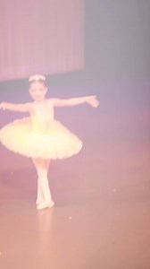 706K views · 35K reactions | #balletpost #ballettok #dança #balletdancer #balletclass #dance #bailarinospelomundo #balletlovers #bolshoiballet #bailarina #fy #balé #ballerina #balletroyalacademyofdance #balletphotography #balletadulto #dancer #bailarino #balletclassico #ballet #sapatilhadeponta #balletdancers #bailarinadeballet #balletinfantil #penteadoinfantil | I love ballet | Facebook