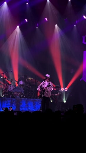 BOSTON LOVES YOU 🤍 @Ole 60 @Ole 60 Archive #ole60archive #ole60music #ole60concert