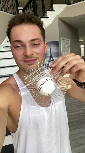 “You broke my WINDEH” 🤣