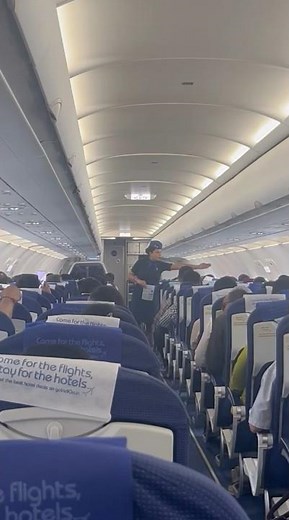 Indigo Flight Experience ✈️ Worth It Ya Nahi? 😱 Window Seat, Landing & Full Review