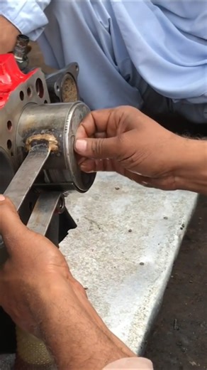 Diesel engine piston installation cylinder head #piston #fitting #cylinder #linerpiston #shorts