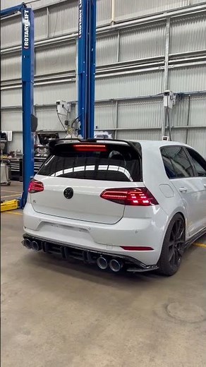 Golf R Invidia Q300 Exhaust