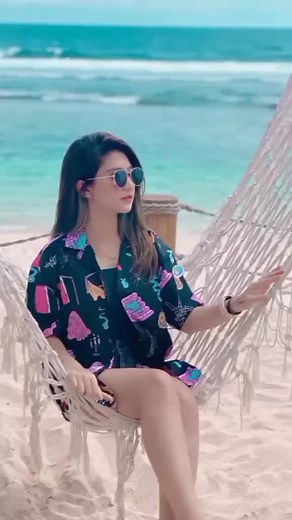 Beach and Garden Fashion: Stylish Outfit Transitions