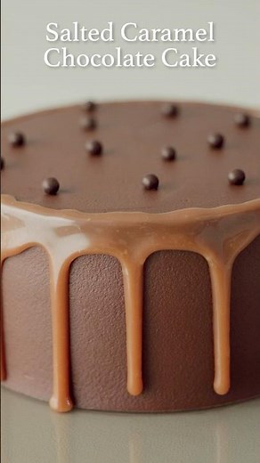 진한 초콜릿 케이크 안에 솔티드 카라멜🍯 Salted Caramel Inside Rich Chocolate Cake #Shorts