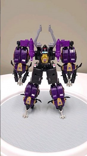 Transformers Legacy Evolution Shrapnel Infested with CW Bombshells