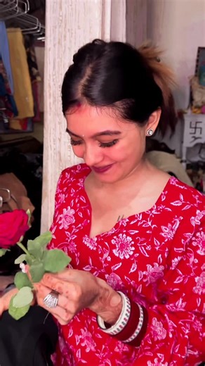 VIKASH DHIMAN on Instagram: "Iski Khushi Ke Liye Itna Hi Kafi Hai 🥹❤️😍😘 Tag someone @uniquecoupleav_ 😍🥰💕 #couple #trendingreels #trendingaudio #viralvideos #newvideo #couplesgoals #caringpartner #wife #respect #love #lovebird #caring #caringhusband"