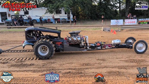 Paul Brown piloting this sling shot dragster with a custom body on it. Small block Chevy power. ATOKA MOTORSPORTS PARK Heartland Nationals Silverback Offroad Speedway Silverback Offroad Rentals Sam Wampler Freedom Ford R&S Collision Center | World Sand Drag News WSDN