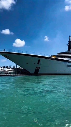 23 reactions | The $250 Million Superyacht “Azzam” – The Floating Palace #yatch #superyatch | The Luxury Life | Facebook