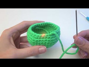 How to Do an Invisible Fasten Off (Right-Handed) | Beginner Crochet Basics | Cookie Box® TUTORIAL