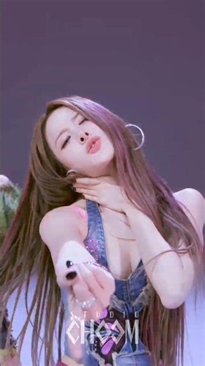 강렬한 키오프 'Who is she' 나를 모르느냐 안무🫵 | STUDIO CHOOM ORIGINAL #shorts