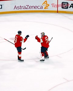 Bobby hugs before bed 🤗 | Florida Panthers