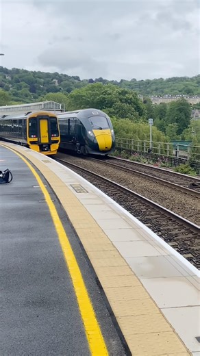 158745 Crossing Over With 800308 At Bath Spa!