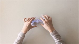 En ce Star Wars Day, Marion nous explique en vidéo et sur MyTao ►http://bit.ly/1ruT4Nq◄ comment réaliser un vaisseau inter-galactique à base d'une simple feuille de papier ! À vous de jouer ;-) | Tape à l'oeil